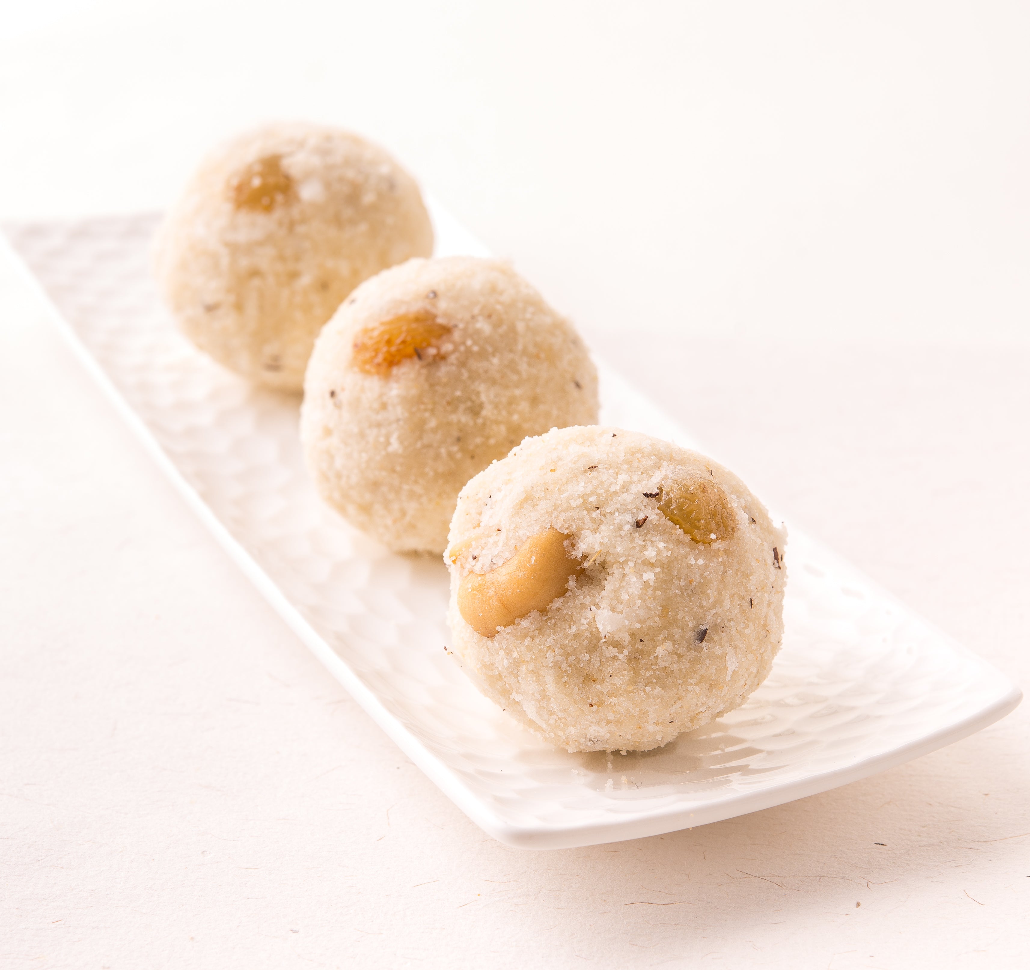 Rava Laddoo 400g - Delight Foods